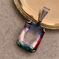 firkantet-multifarvet-glassten-soelvindfattet-vedhaeng-vintage-smykke